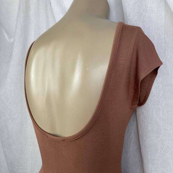 Forever 21 Low Scoop Back Short Sleeve Bodysuit Dusty Pink Brown Mauve NWOT XS - Picture 8 of 16
